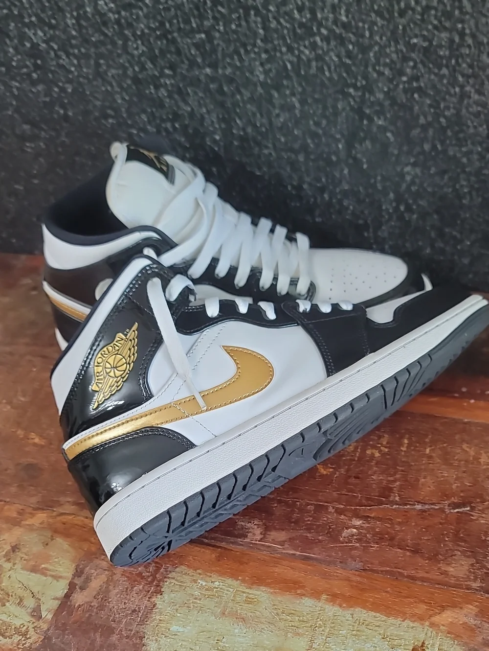 Nike Air Jordan 1 Mid SE 